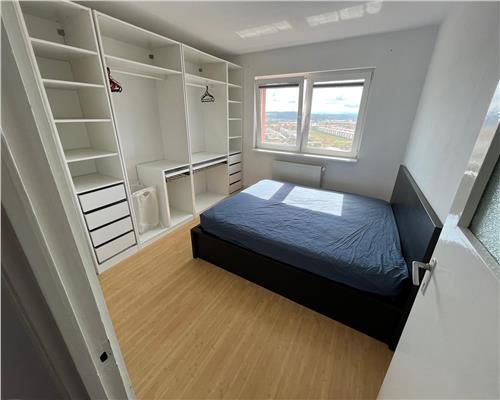 Apartament cu 3 camere decomandat si balcon in Vasile Aaron