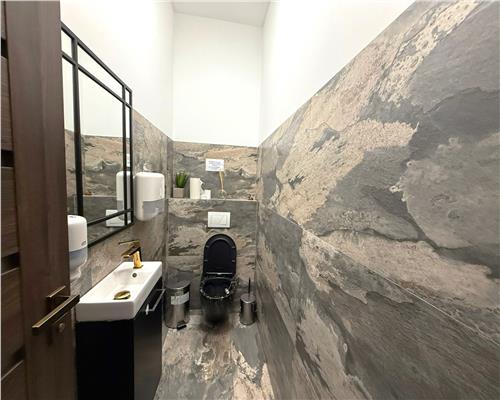 Spatiu comercial 128 mpu 8 parcari pretabil restaurant