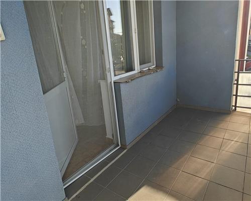 Apartament 4 camere decomandat 87 mpu in zona Strand