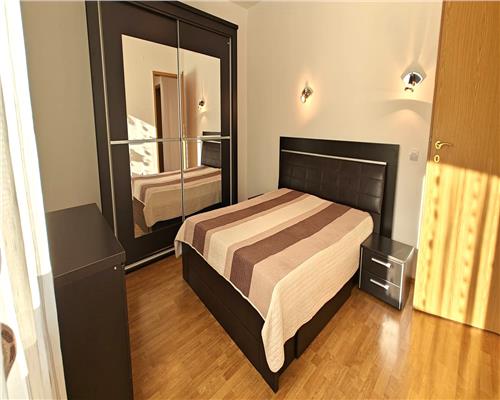 Apartament 4 camere decomandat 87 mpu in zona Strand