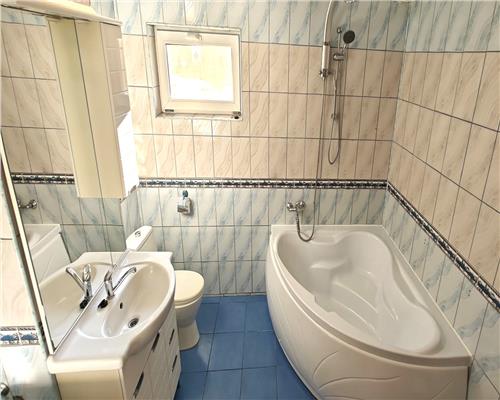 Apartament 4 camere decomandat 87 mpu in zona Strand
