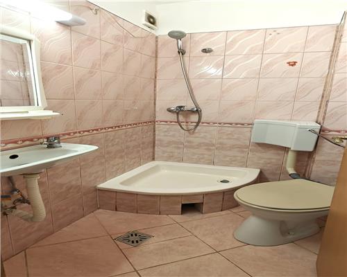 Apartament 4 camere decomandat 87 mpu in zona Strand