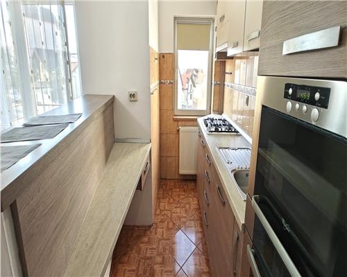 Apartament 4 camere decomandat 87 mpu in zona Strand