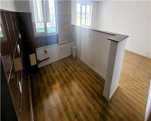 Apartament 3 camere decomandat 81mp 2 balcoane zona Supeco