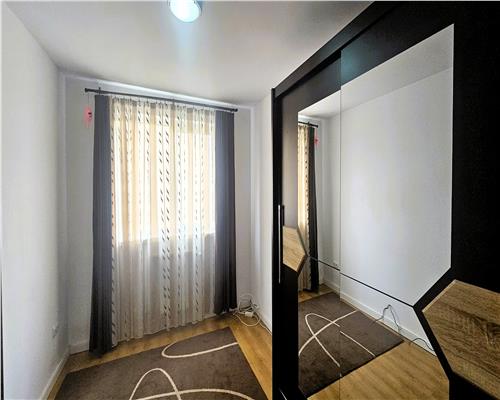 Apartament 3 camere decomandat 81mp 2 balcoane zona Supeco