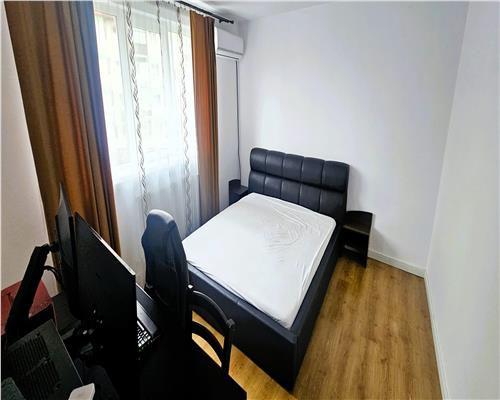 Apartament 3 camere decomandat 81mp 2 balcoane zona Supeco