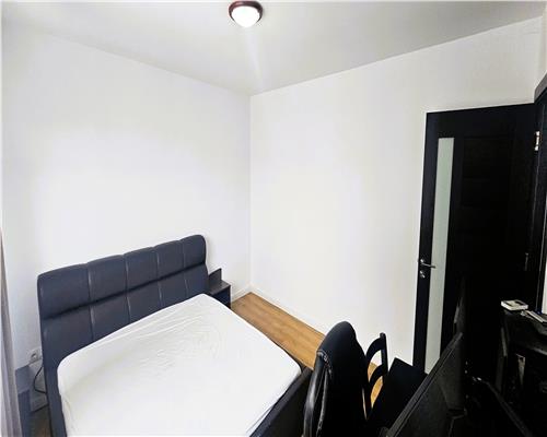 Apartament 3 camere decomandat 81mp 2 balcoane zona Supeco