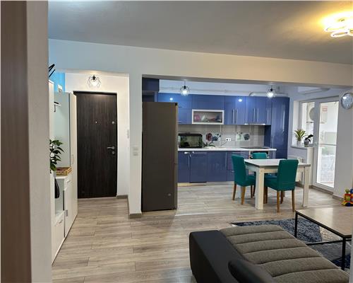 Apartament 3 camere balcon si loc parcare zona Doamna Stanca