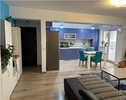 Apartament 3 camere balcon si loc parcare zona Doamna Stanca