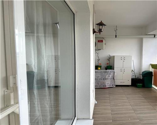 Apartament 3 camere balcon si loc parcare zona Doamna Stanca