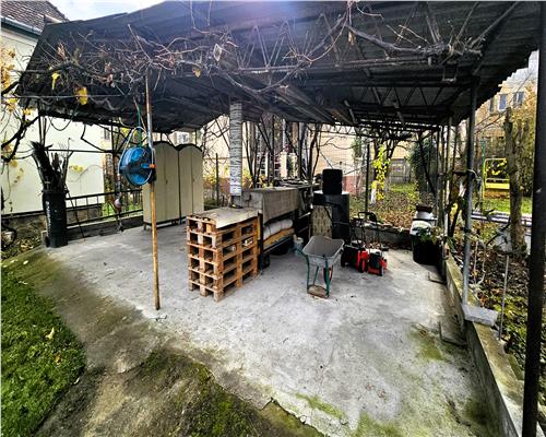 Casa individuala S+P 215mp cu pivnita teren 900mp zona