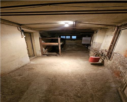 Casa individuala S+P 215mp cu pivnita teren 900mp zona