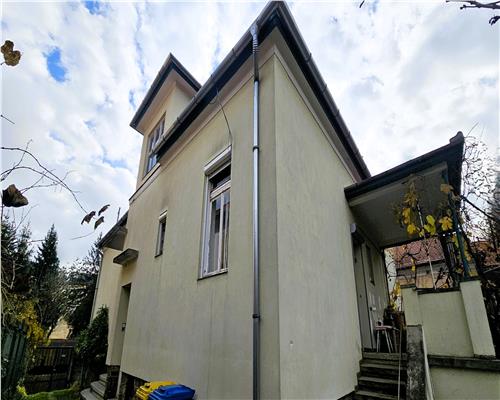 Casa individuala S+P 215mp cu pivnita teren 900mp zona