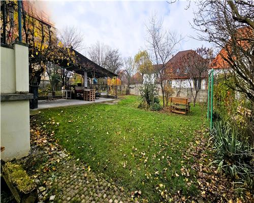 Casa individuala S+P 215mp cu pivnita teren 900mp zona