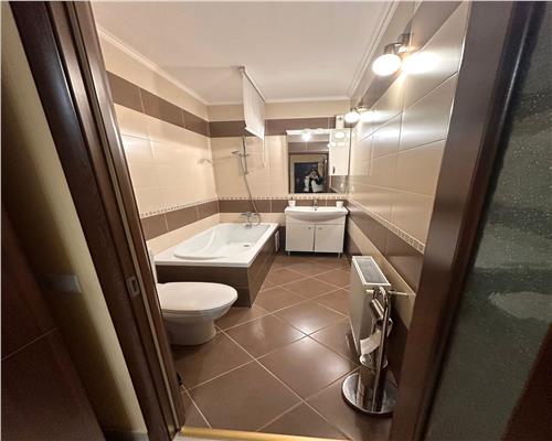 Garsoniera decomandata cu balcon in zona Turnisor