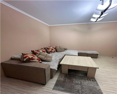 Garsoniera decomandata cu balcon in zona Turnisor