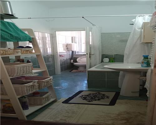 Apartament 3 camere decomandat 93mp renovat zona Orasul de Jos