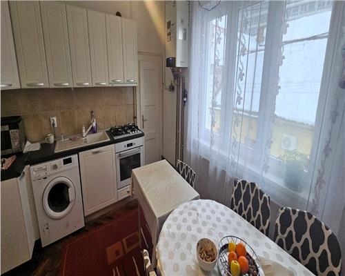 Apartament 3 camere decomandat 93mp renovat zona Orasul de Jos