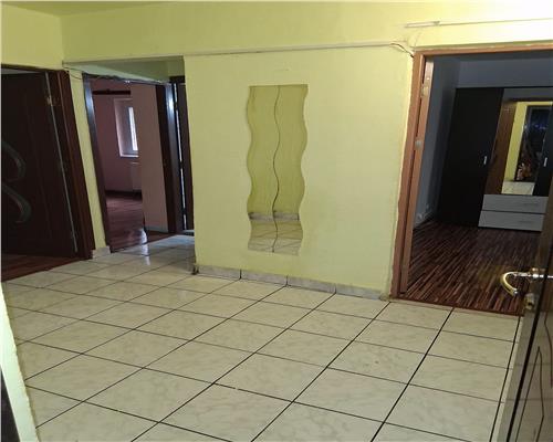 Apartament 3 camere parter inalt cu pivnita Vasile Aaron