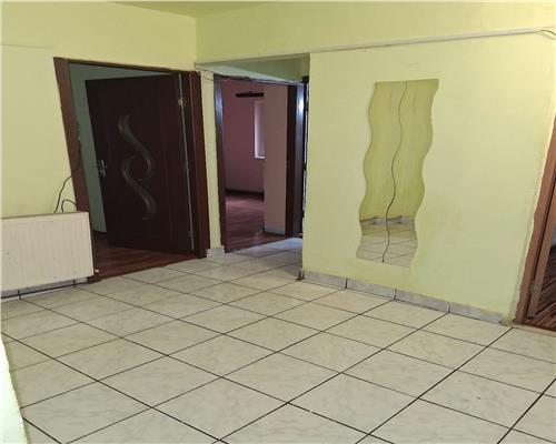 Apartament 3 camere parter inalt cu pivnita Vasile Aaron