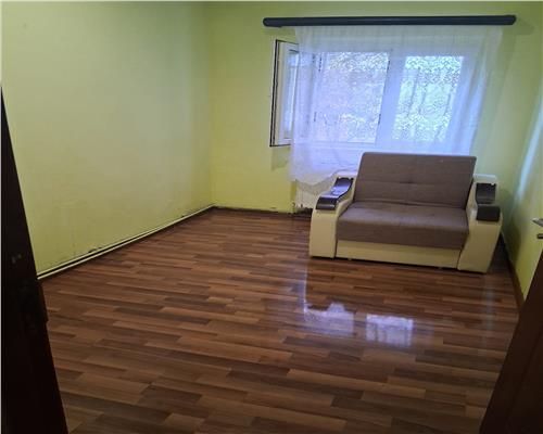 Apartament 3 camere parter inalt cu pivnita Vasile Aaron