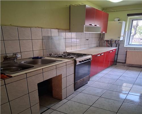 Apartament 3 camere parter inalt cu pivnita Vasile Aaron