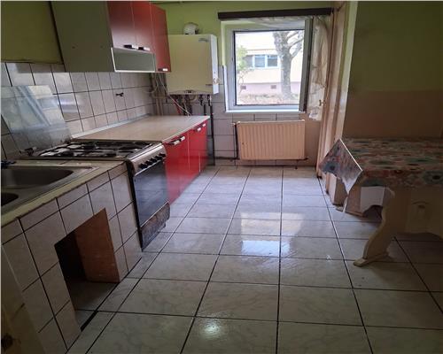 Apartament 3 camere parter inalt cu pivnita Vasile Aaron