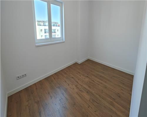 Apartament 3 camere cu balcon loc parcare zona Kogalniceanu