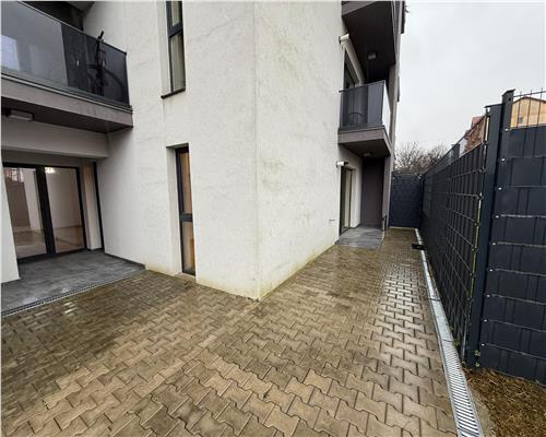 Spatiu birouri 3 camere curte 100 mp si 2 parcari Turnisor