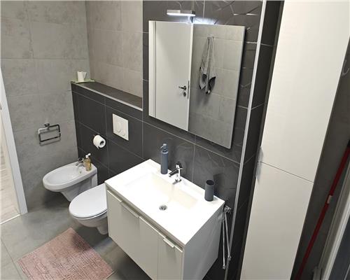 Apartament mobilat 3 camere parcare terasa zona centrala