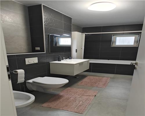 Apartament mobilat 3 camere parcare terasa zona centrala