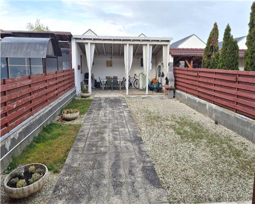 Casa cu 4 camere 2 bai si 396 mp teren in zona Calea Cisnadiei