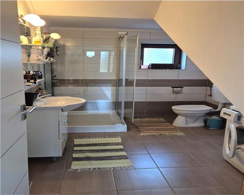 Casa cu 4 camere 2 bai si 396 mp teren in zona Calea Cisnadiei