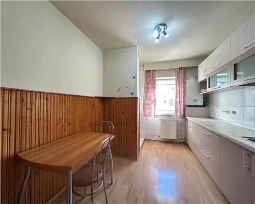 Apartament cu 4 camere 2 bai etaj 2 in Strand