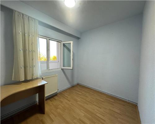 Apartament cu 4 camere 2 bai etaj 2 in Strand