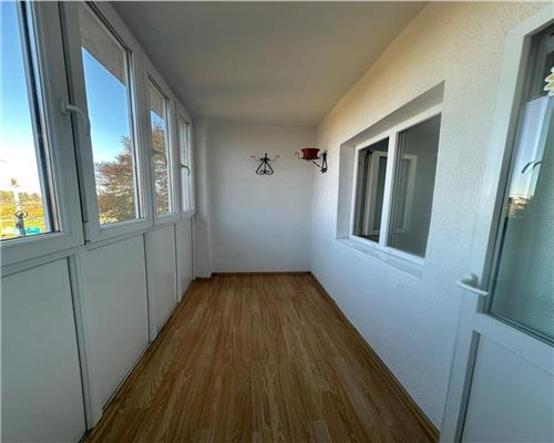 Apartament cu 4 camere 2 bai etaj 2 in Strand