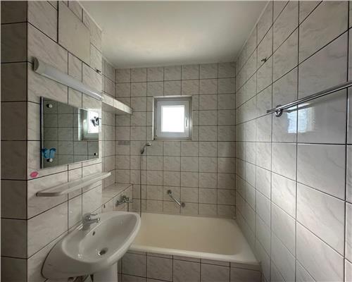 Apartament cu 4 camere 2 bai etaj 2 in Strand