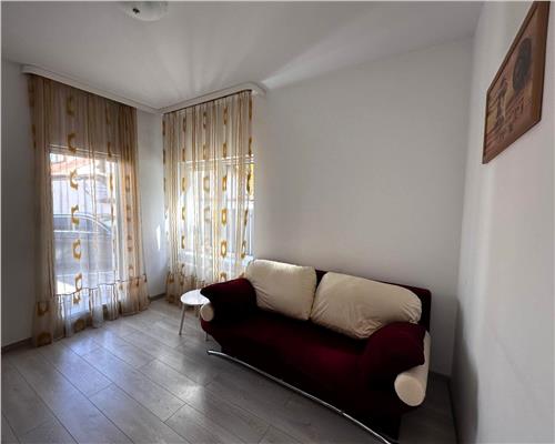 Apartament 3 camere la vila 65mp curte privata 89mp zona Trei Stejari