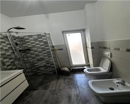 Apartament 3 camere la vila 65mp curte privata 89mp zona Trei Stejari