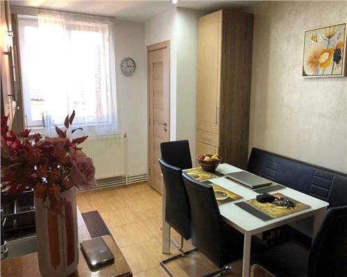 Apartament etajul 1 cu 3 camere 2 bai pe Calea Turnisorului