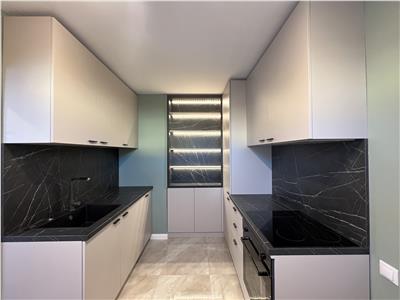 Apartament lux 3 camere decomandat etajul 1 zona centrala