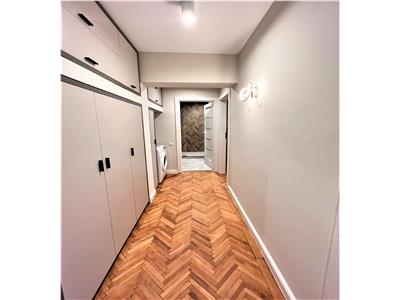 Apartament lux 3 camere decomandat etajul 1 zona centrala