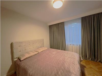 Apartament lux 3 camere decomandat etajul 1 zona centrala