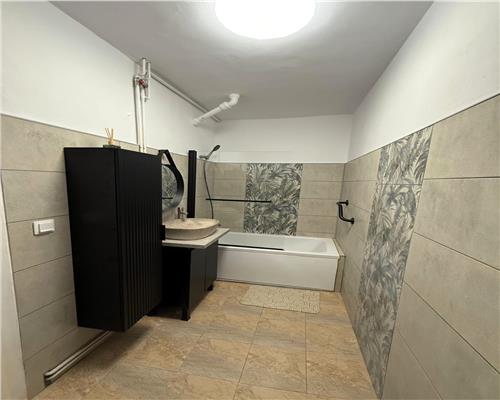 Apartament la casa recent renovat 3 camere 90mp langa parcul Sub Arini