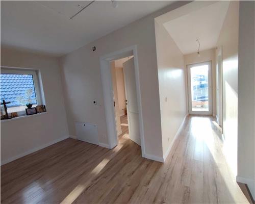 Casa individuala cu 5 camere 2 bai si 700 mp teren in Cisnadie