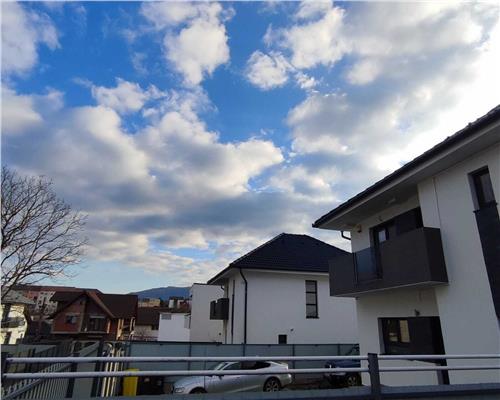 Casa individuala cu 5 camere 2 bai si 700 mp teren in Cisnadie