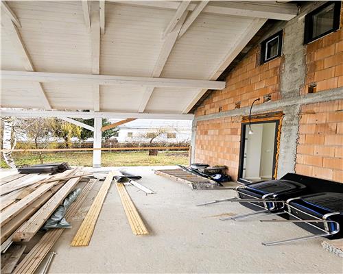 Casa individuala cu 5 camere 2 bai si 700 mp teren in Cisnadie