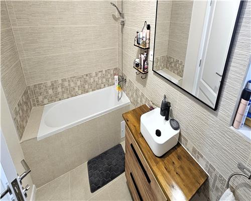 Casa individuala cu 5 camere 2 bai si 700 mp teren in Cisnadie