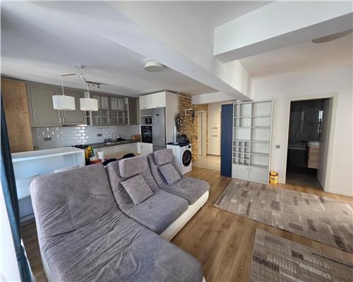 Apartament de LUX 3 camere 2 bai 2 balcoane si piscina zona Mall