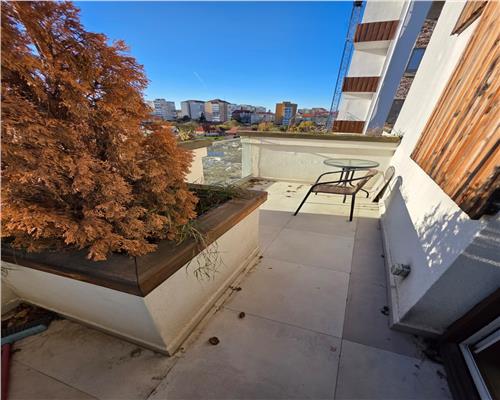 Apartament de LUX 3 camere 2 bai 2 balcoane si piscina zona Mall
